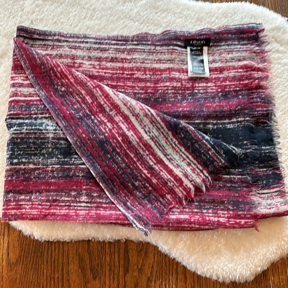 Nwot. Olsen wool scarf - Picture 3 of 3
